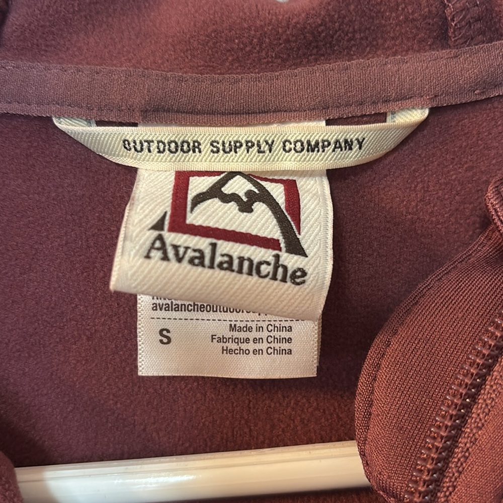 Avalanche Mauve Puffer Jacket with Hood and Quilted Design - Picture 3 of 6
